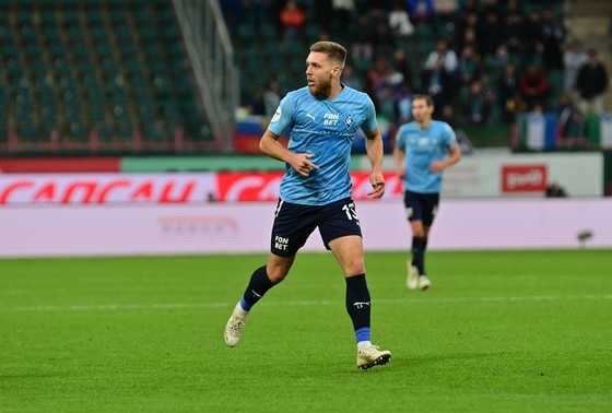    Игрок ФК «Крылья Советов» Иван Сергеев