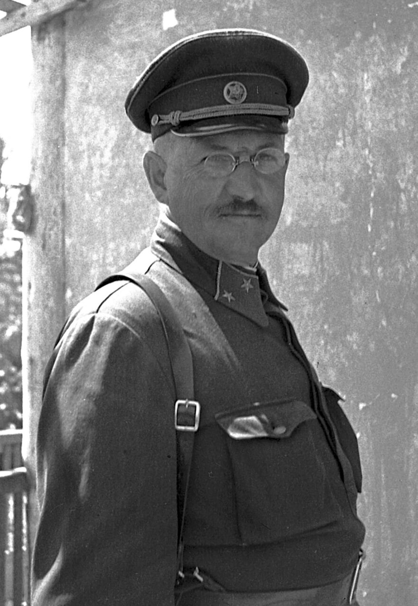 И. Е. Петров. Фото из открытых источников