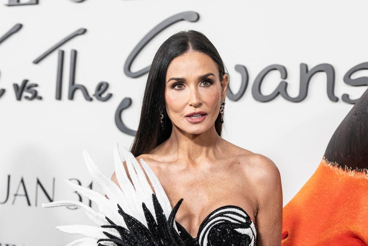    Деми Мур в свои годы выглядит отлично. shutterstock.com