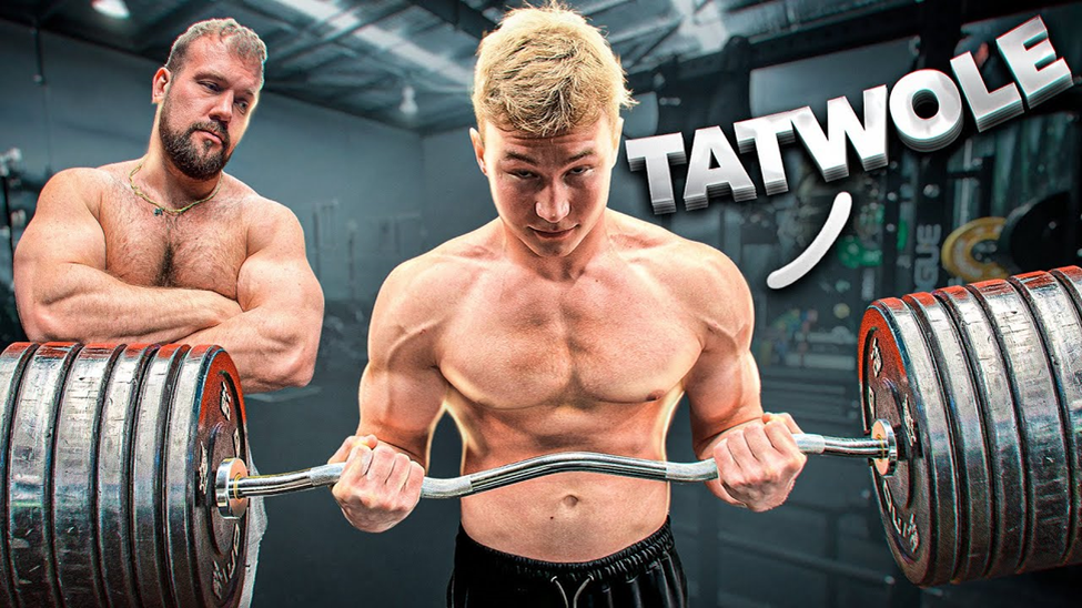 На днях Кирилл Сарычев на своем канале опубликовал неожиданное видео, в котором разоблачил сам себя и рассказал о конфликте со своим можно сказать воспитанником Татволом.