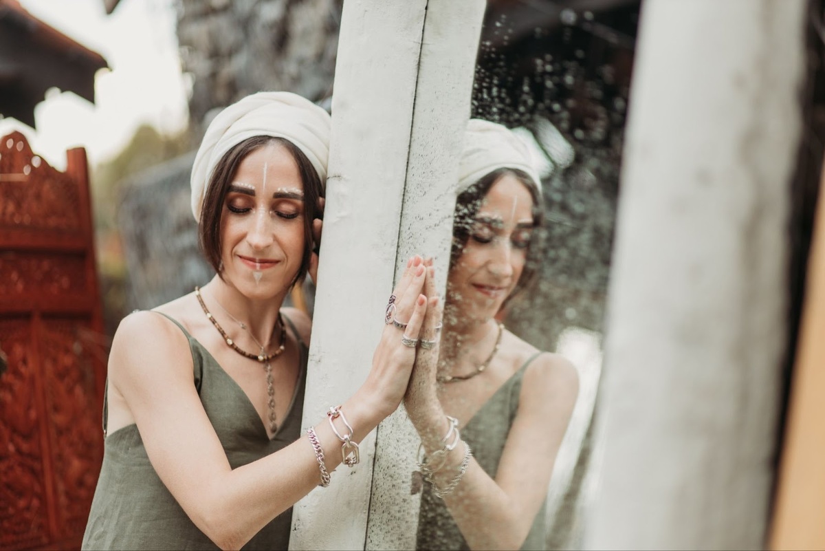 Любовь к себе лежит в основе любви к другим людям