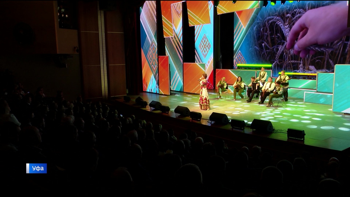    Собрали урожай вопреки непогоде: в Башкирии отпраздновали День агропромышленного комплекса