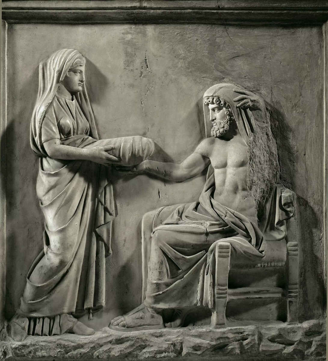 Кроносу скармливают якобы Зевса