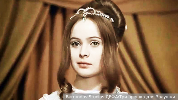     Фото: Barrandov Studios ДЕФА/Три орешка для Золушки   
 Текст: Валерия Городецкая