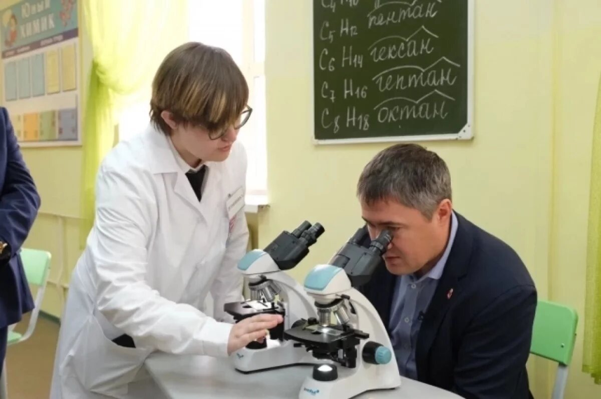    В гимназии № 16 Кунгура с профессией медиков знакомятся с младших классов