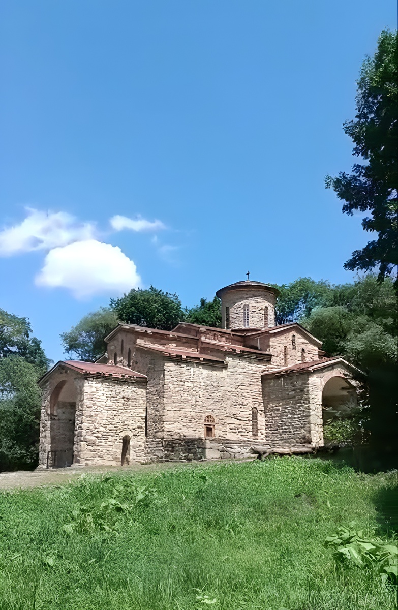 Северный храм Нижне-Архызского комплекса.
