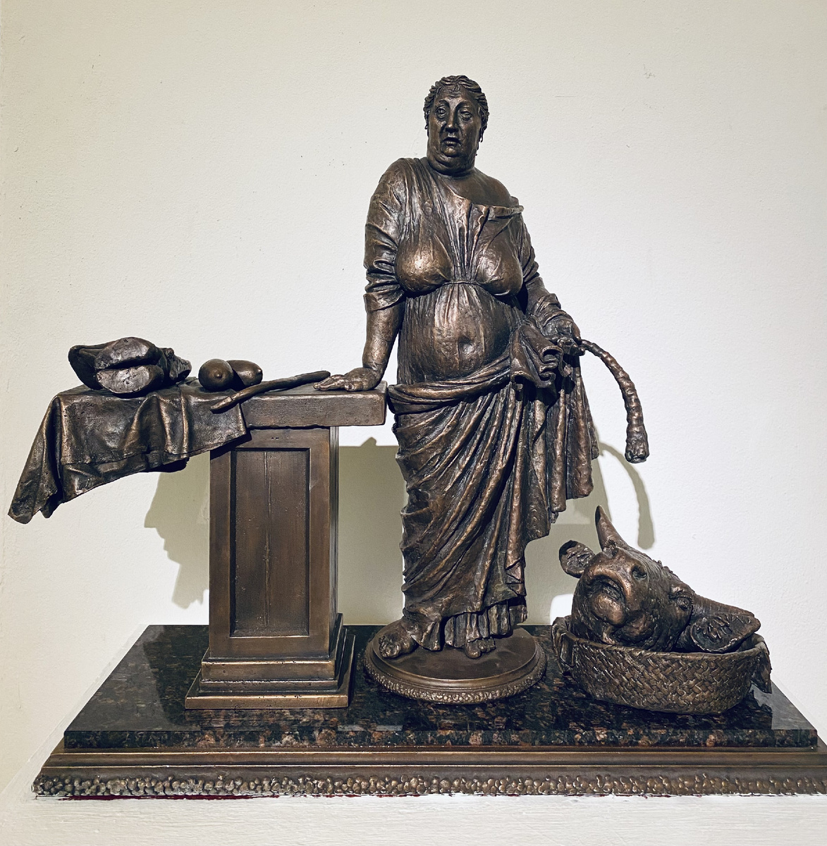 Сергей Мильченко. Европа и ее бык, 2022-23. Скульптура была представлена на выставке МИФЫ. ЛЕГЕНДЫ. СКАЗАНИЯ в ГАЛЕРЕЕ ИСКУССТВ ЗУРАБА ЦЕРЕТЕЛИ. Фото авторское.