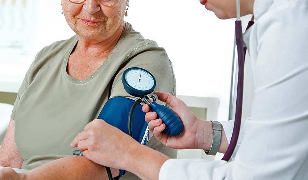 Как снизить и нормализовать давление без лекарств от 150/100 к 120/80:  8 эффективных методов победить гипертонию естественным путем