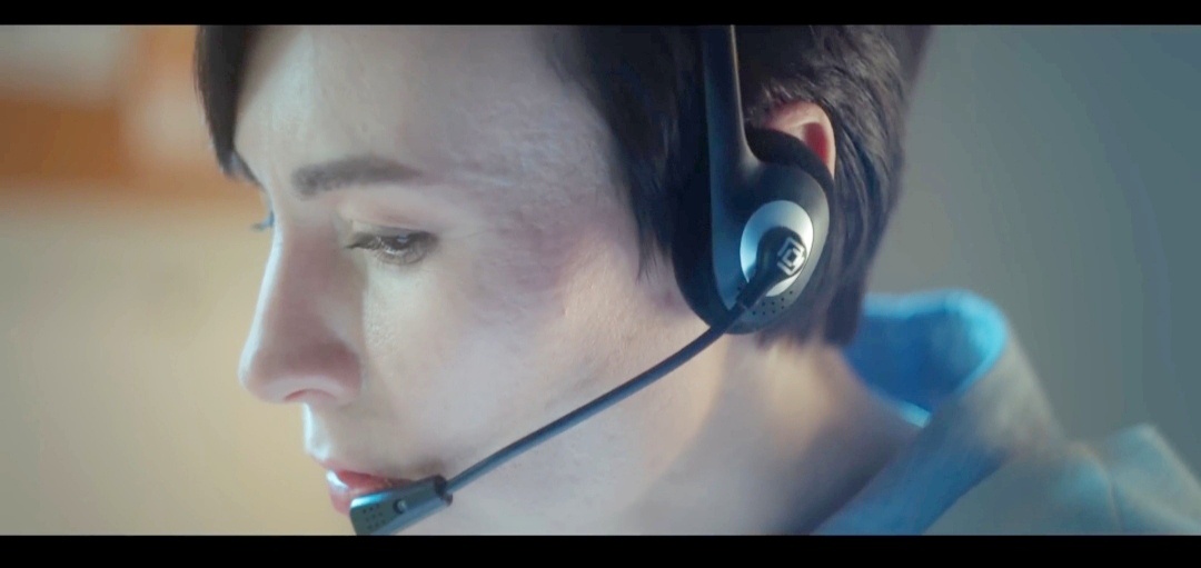 Разными способами я пыталась узнать, где он живет.