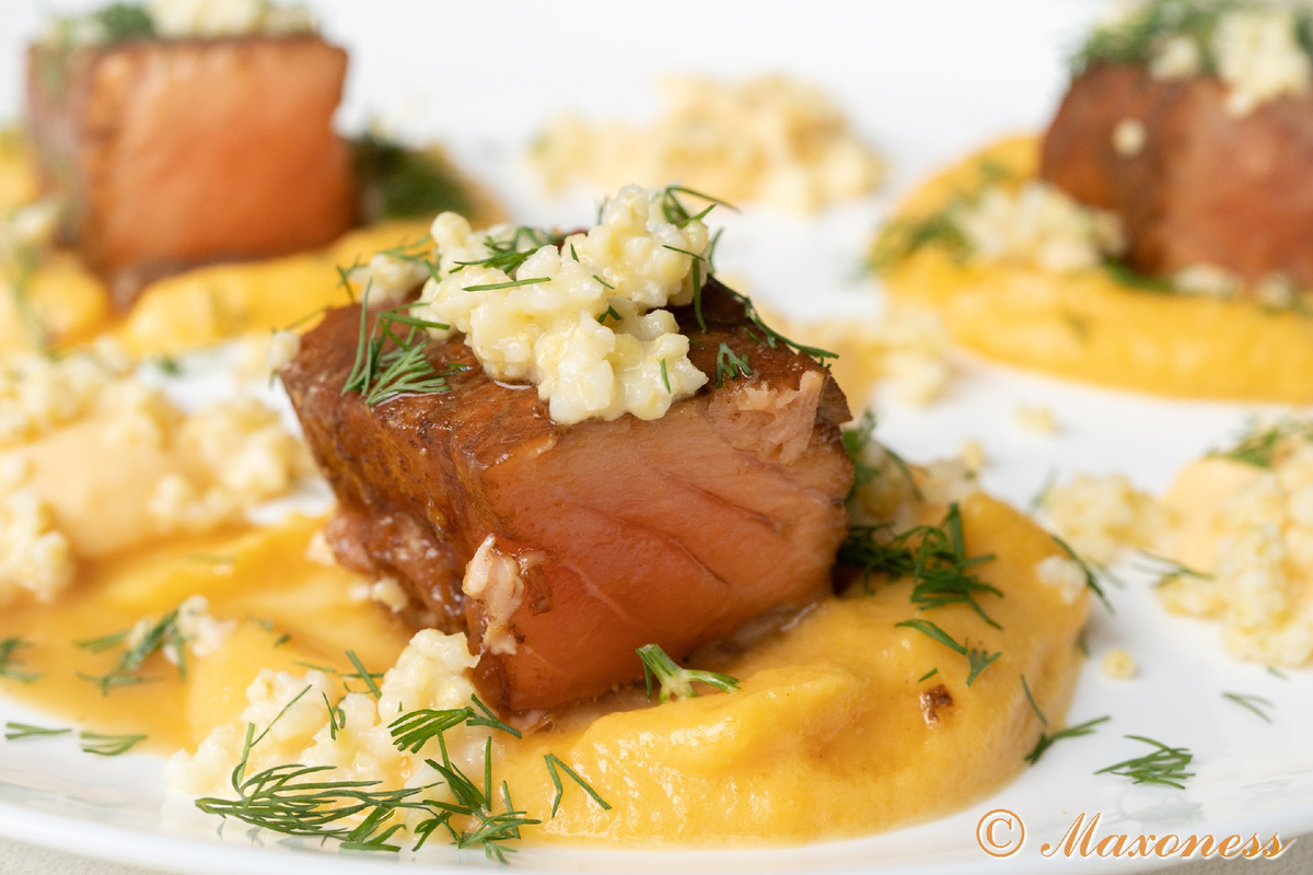 Лосось с тыквой и пшеном