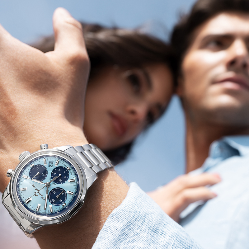 На фото: хронограф Norqain в 40 мм стальном корпусе с указателем даты 