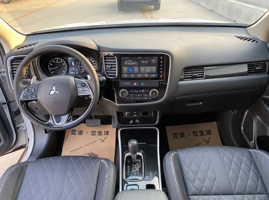 Фото салона, листайте.