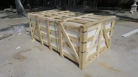 Это обрешетка, она помогает защитить груз. Если ваш перевозчик добросовестный, то в случае, если ваш груз в процессе перевозки будет испорчен, и вы послушали рекомендайии по упаковке товара, то вам должны вернуть деньги.