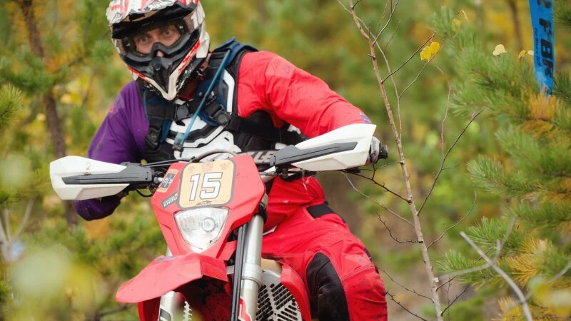     Илья Скобкарев. Его увлечение - эндуро-­гонки. Из архива Ильи Скобкарева