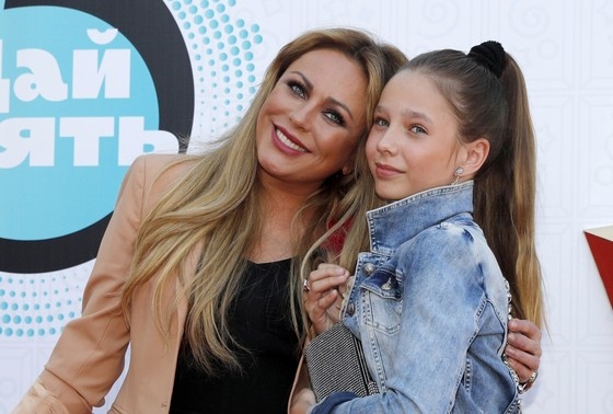    Юлия Началова с дочерью Верой Алдониной