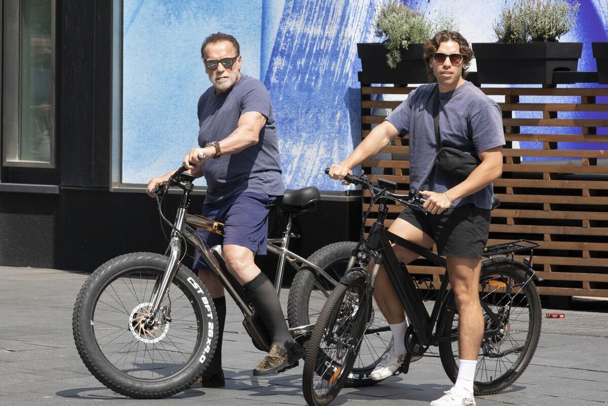    Джозеф Баэна проводит немало времени со своим отцом Арнольдом Шварценеггером LEGION-MEDIA