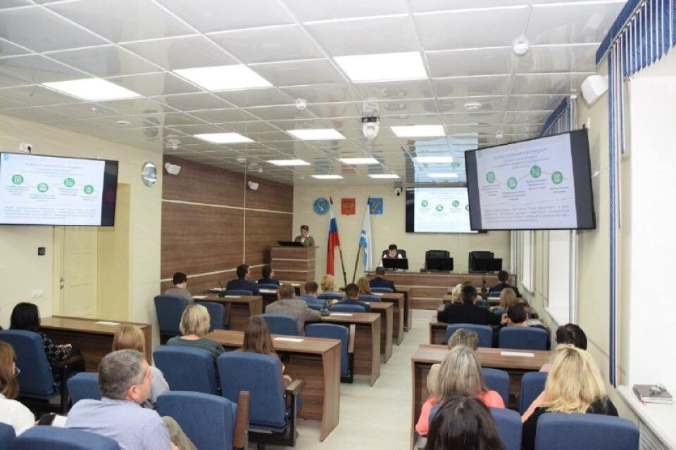    Слушания в мэрии Горно-Алтайска. Источник: Telegram-канал Ольги Сафроновой