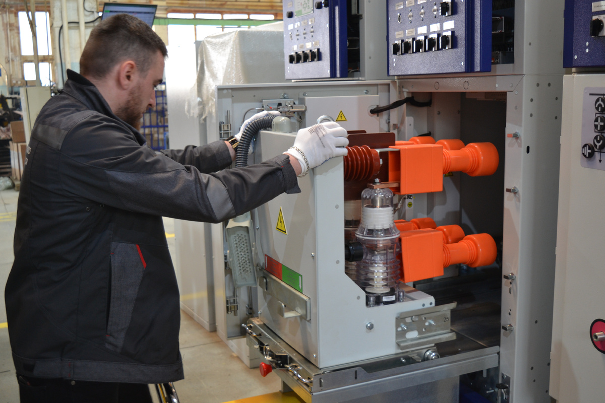 Контакты сервисной службы: https://www.chelzeo.ru/uslugi/servicess/ 