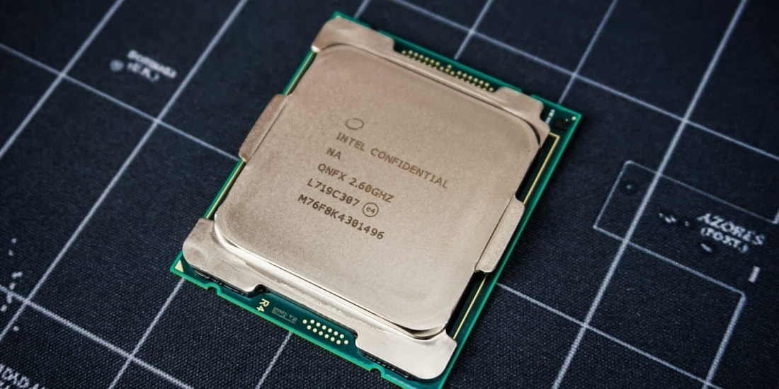 Короче такие себе "полу-серверники" для пользовательского рынка и за много денег.
Фото: tech-onliner