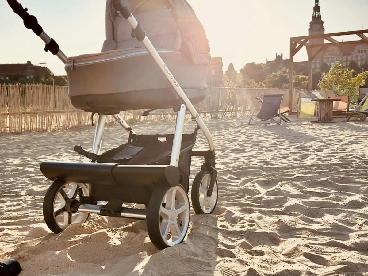    Набор Easy-Way делает любую детскую коляску электрической