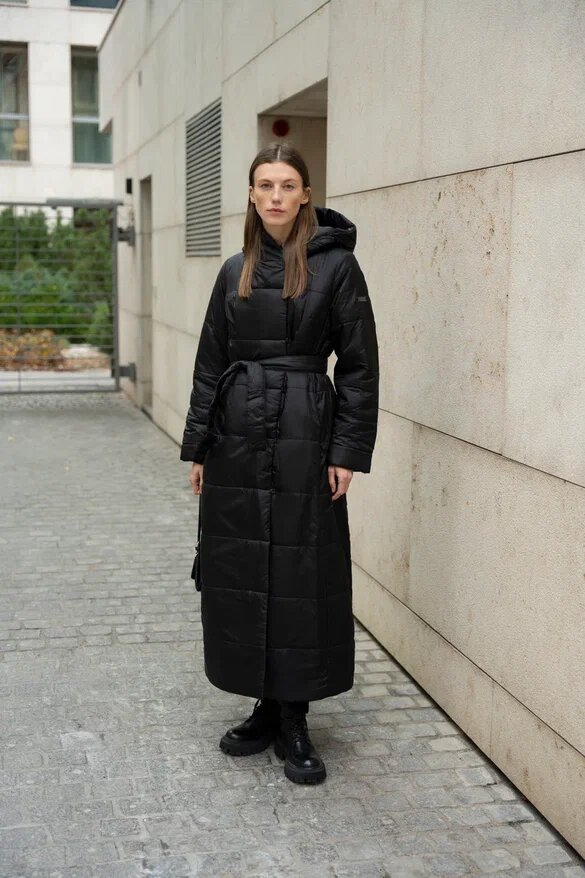 Длинный пуховик с поясом