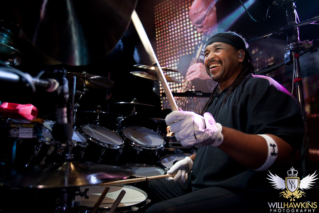 Картер Бюфорд (Carter Beauford), барабанщик группы Dave Matthews Band.