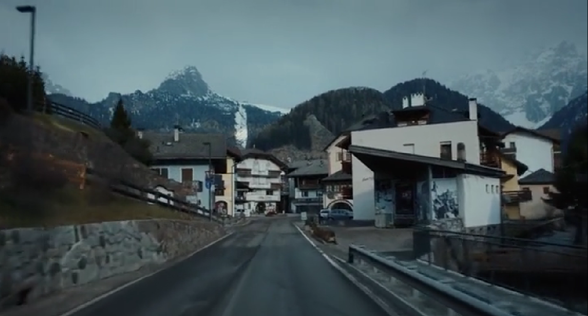 кадр из сериала "Сквозь Альпы"