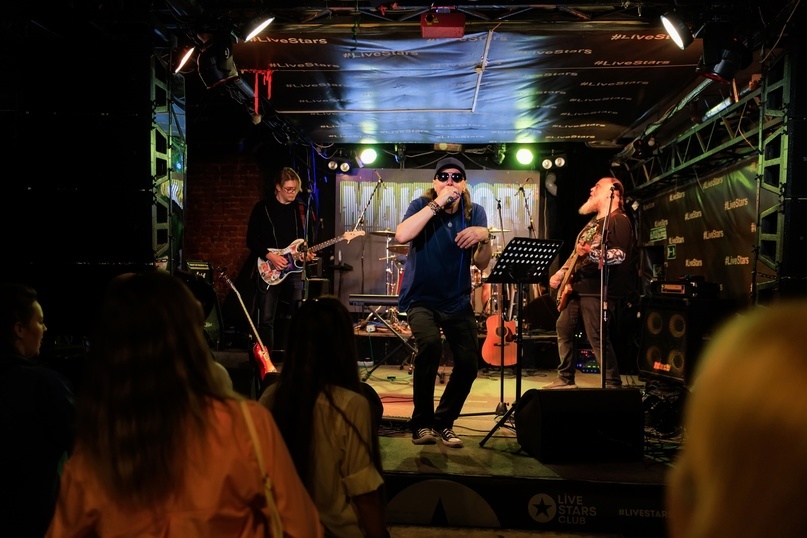 На сцене с группой «МАКАРОВ!»