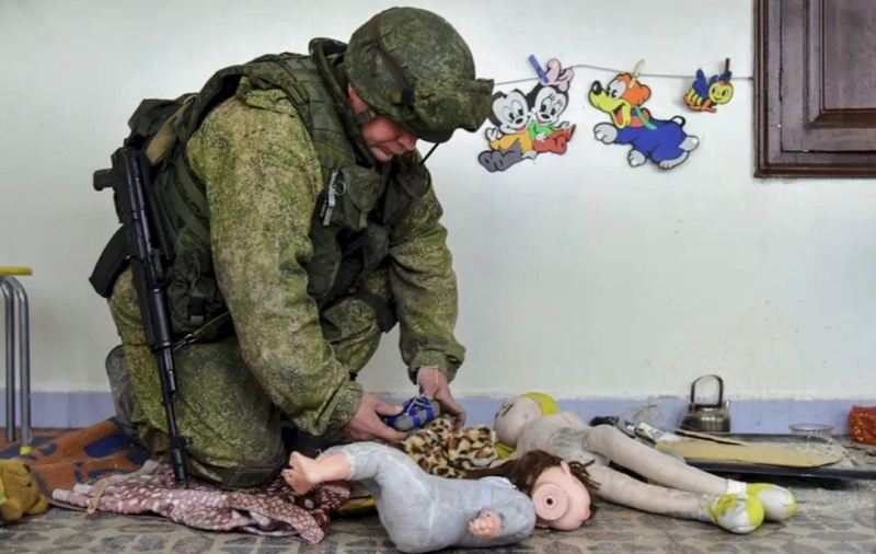    Убийцы как есть: боевики ВСУ начиняют взрывчаткой детские игрушки