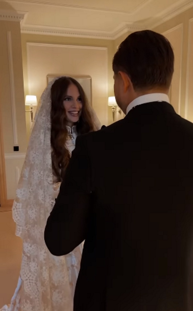 Саша Артемова с женихом Николаем Субачевым. Фото: соцсети