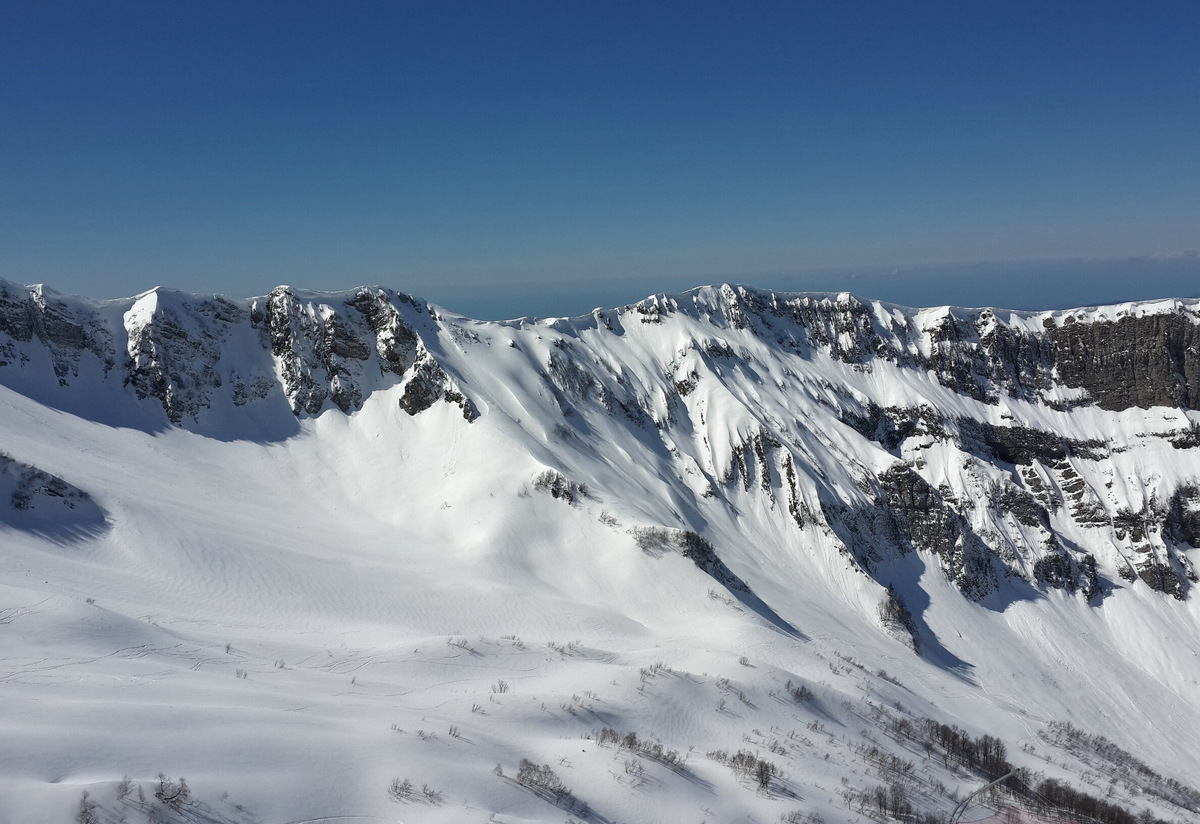 Один из самых популярных и дорогих горнолыжных курортов в России — Красная Поляна. Фото: iddqD / Яндекс Карты