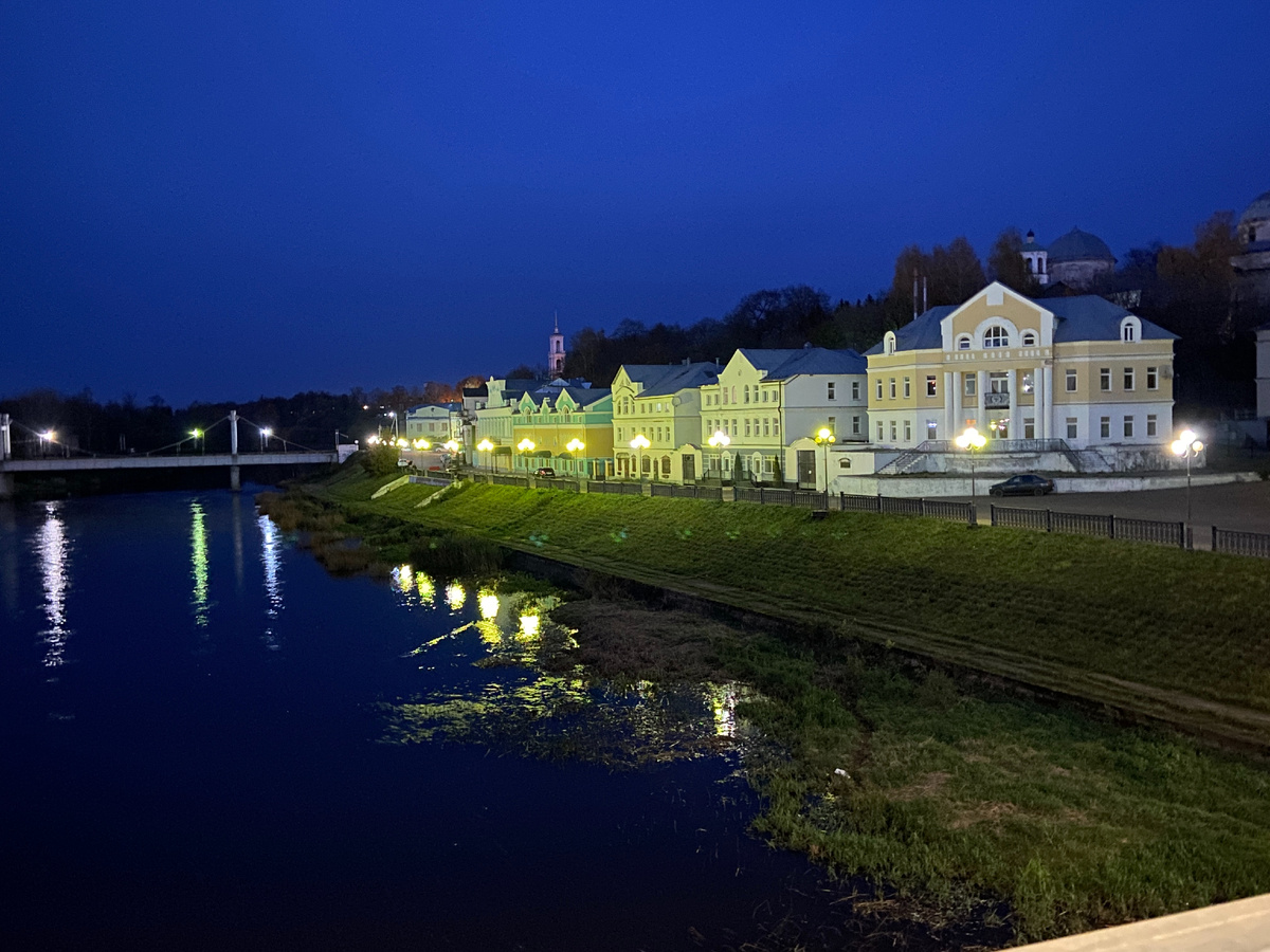 Набережная реки Тверцы с моста.