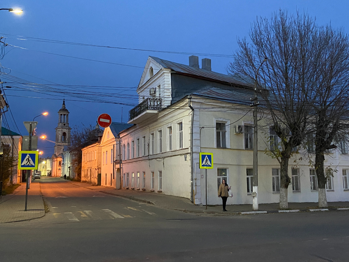 Ул.Луначарского. Вдали Церковь Климента Папы Римского.