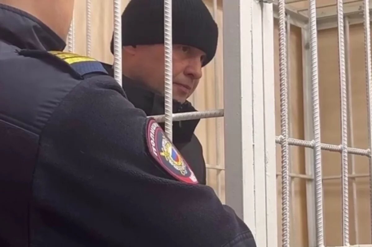    СК показал подозреваемого в убийстве 15-летней девочки из Москвы в Омске