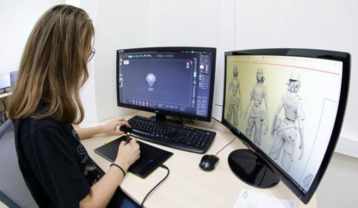     Девушка за компьютером. Источник: vecherka.su Автор фото: Евгения Волик