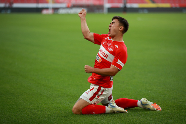    Нападающий «Спартака» Манфред Угальде.Дарья Исаева