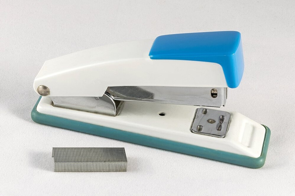     У степлера есть две секретные фишки: 90% офис-менеджеров о них не знают