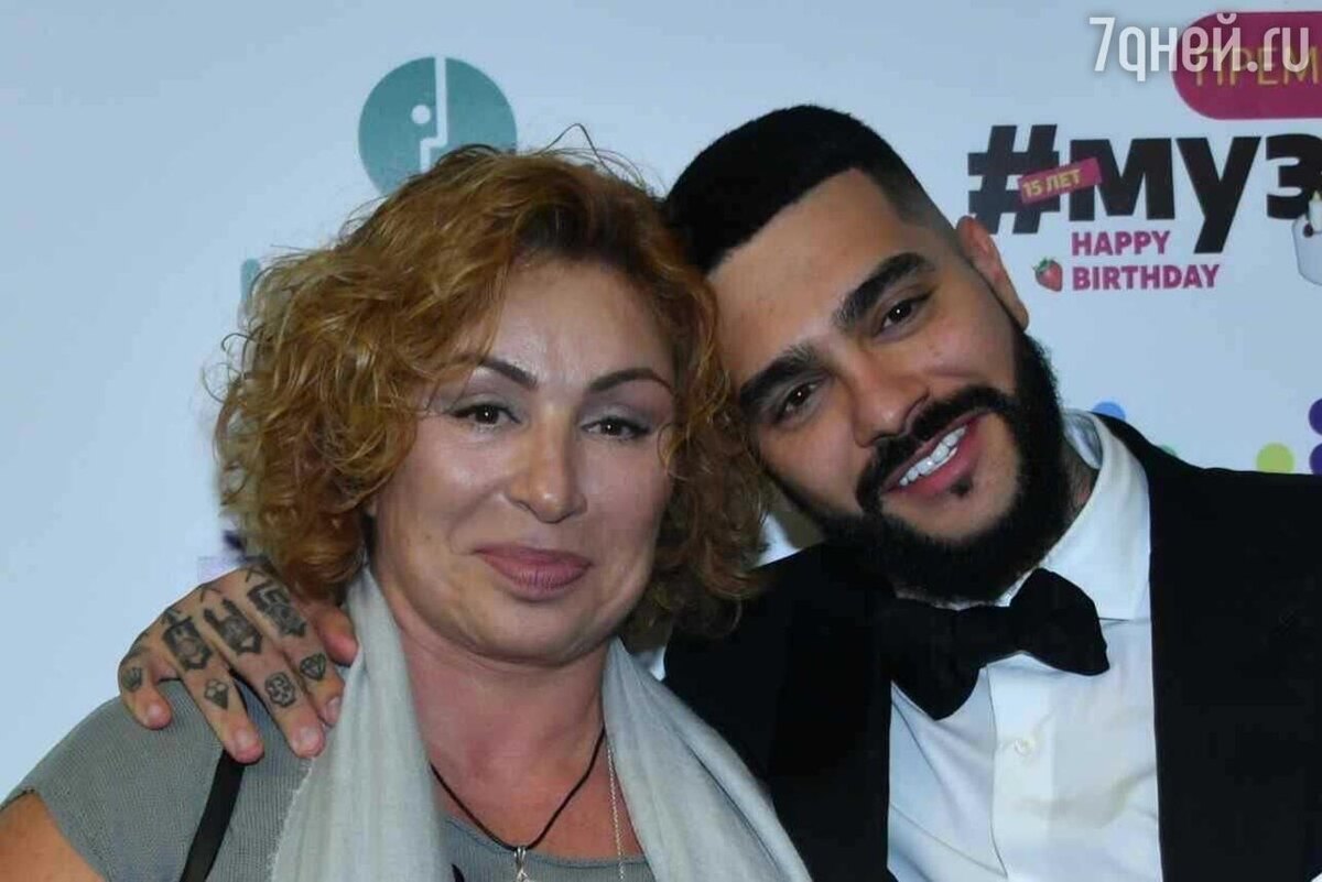    Тимати с мамой соцсети