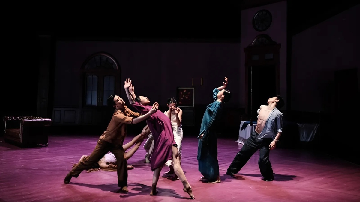 Спектакль «Отель» в «Балтийском доме» СПБ 