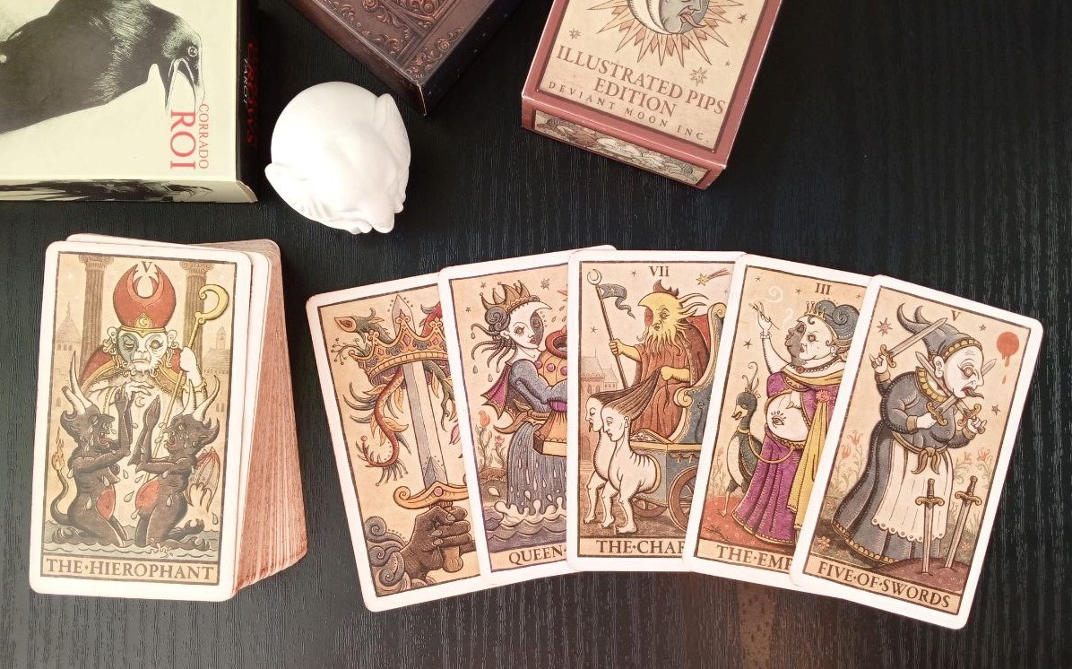 Ответ смотрим на колоде "Таро триумфальной Луны"