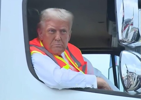    The Washington Post: члены команды Зеленского считают выгодным переизбрание Трампа