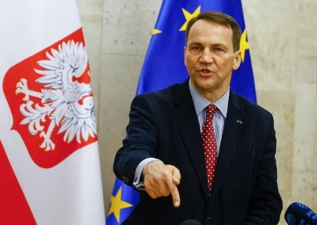    Сикорский жалеет о вооружении Украины и предлагает продолжить это в кредит