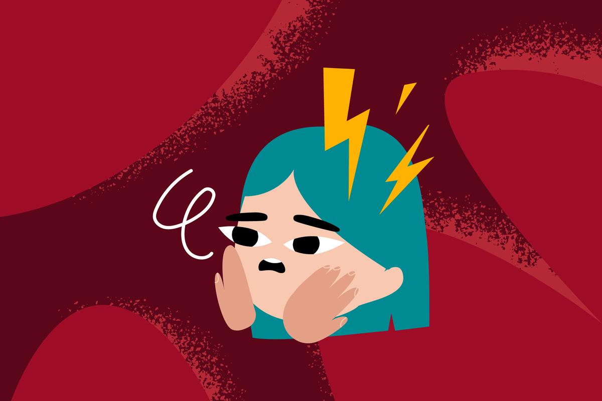 Ревность — это сложное чувство, представляющее собой сочетание различных эмоций, таких как гнев, печаль и страх. Она может возникать, когда мы опасаемся потерять внимание и любовь партнера, переживаем, что его интерес направлен на кого-то другого, и одновременно испытываем злость — на него, на соперника или даже на самих себя.