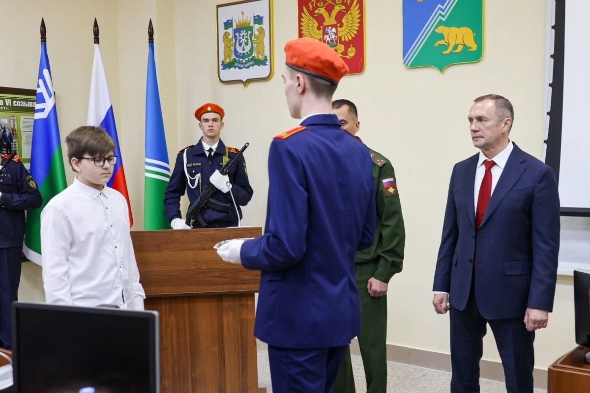    В Югорске вручили ордена Мужества семьям погибших героев