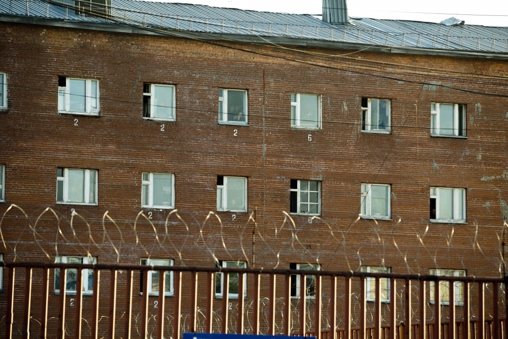    Лесничий из Мегиона проведет в колонии 8 лет за вымогательство взятки