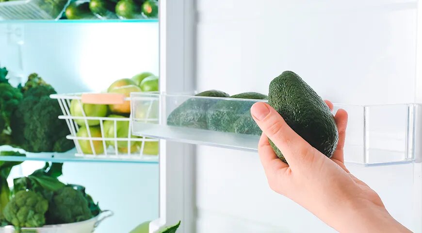   Не храните авокадо рядом с бананами, яблоками и картофелем — такое соседство ускорит созревание продукта (Shutterstock/FOTODOM)
