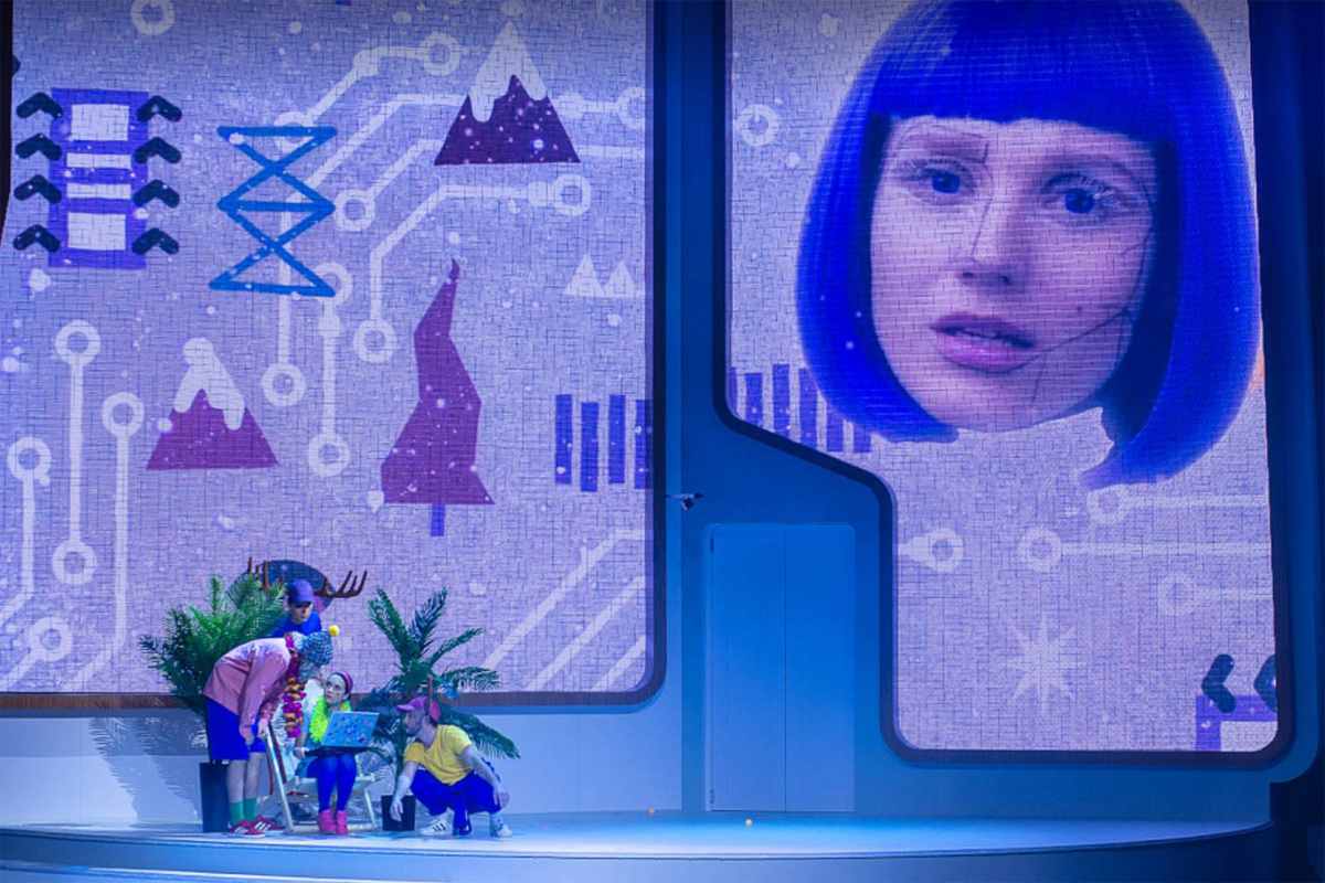    «Научная елка WOW! HOW?» на сцене