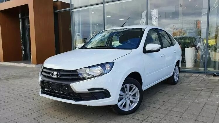 Самой популярной моделью в России в 2024 году стала Lada Granta. Фото: auto.ru
