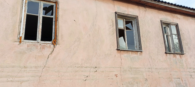    Вандалы облюбовали ещё один расселенный дом в Петрозаводскечитатель "ФакторНовости"