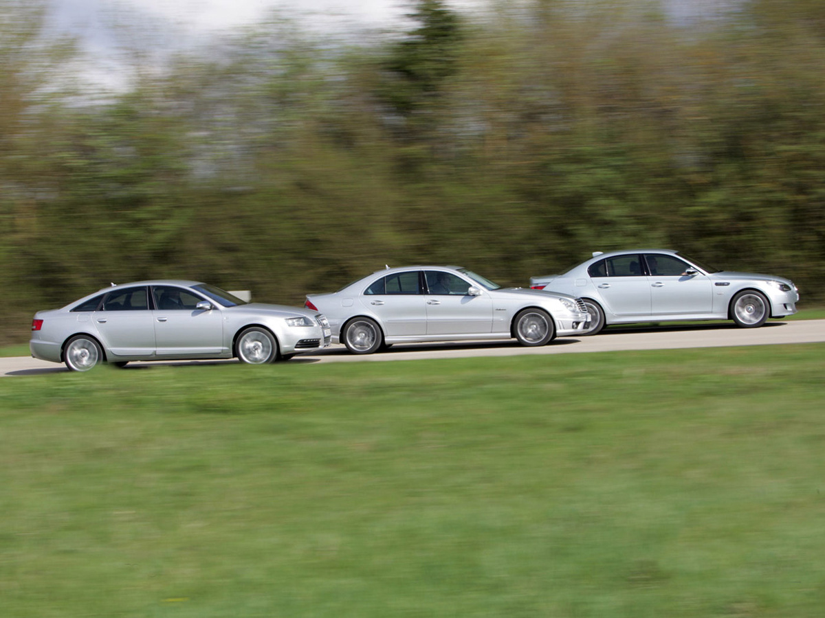 Три классических седана Audi, Mercedes-Benz, BMW